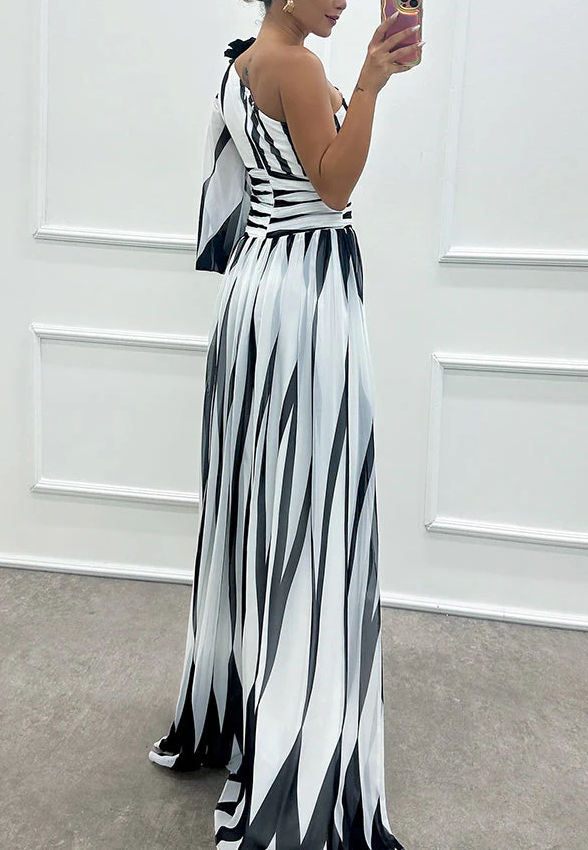 Printed Rose Pendant Maxi Dress